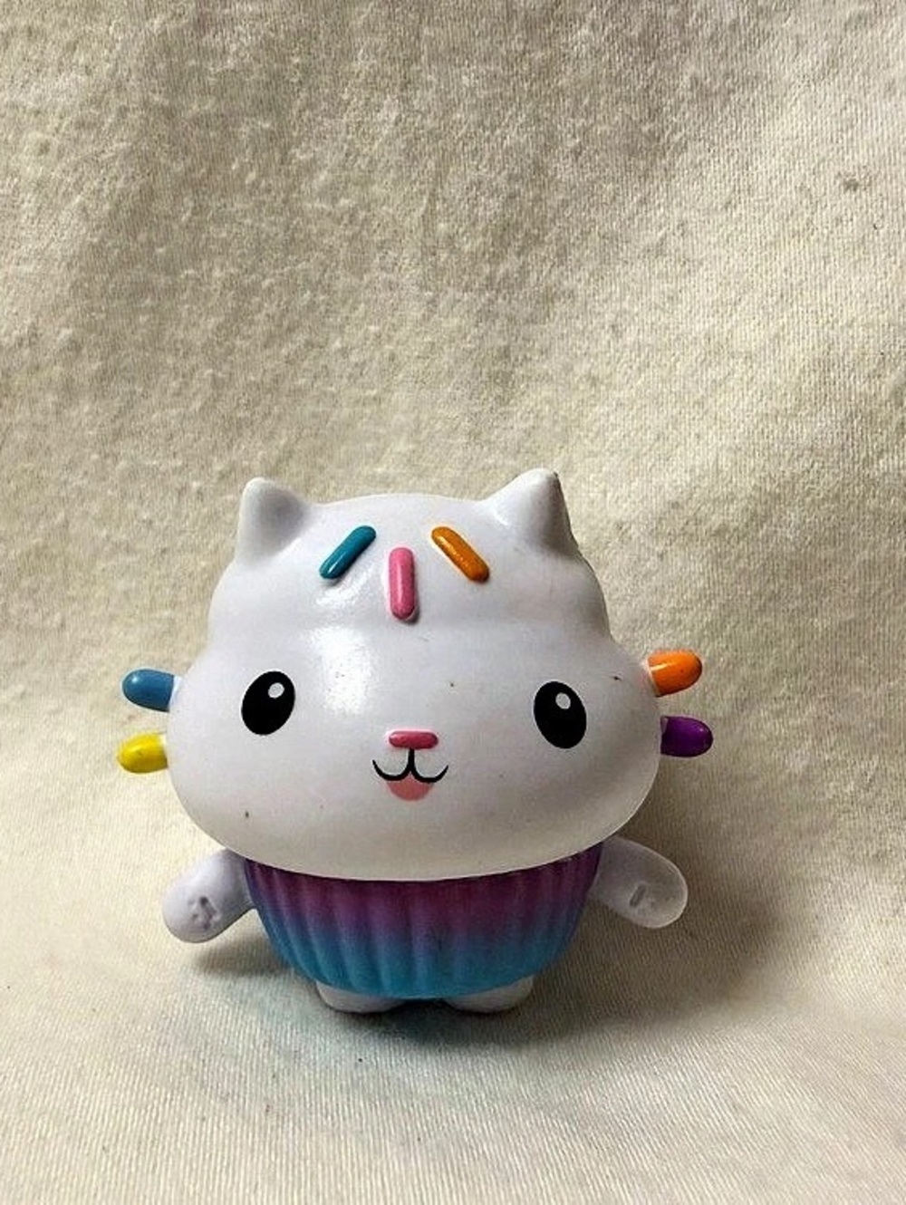 DWA LLC Cat Cupcake Figure Toy White Blue